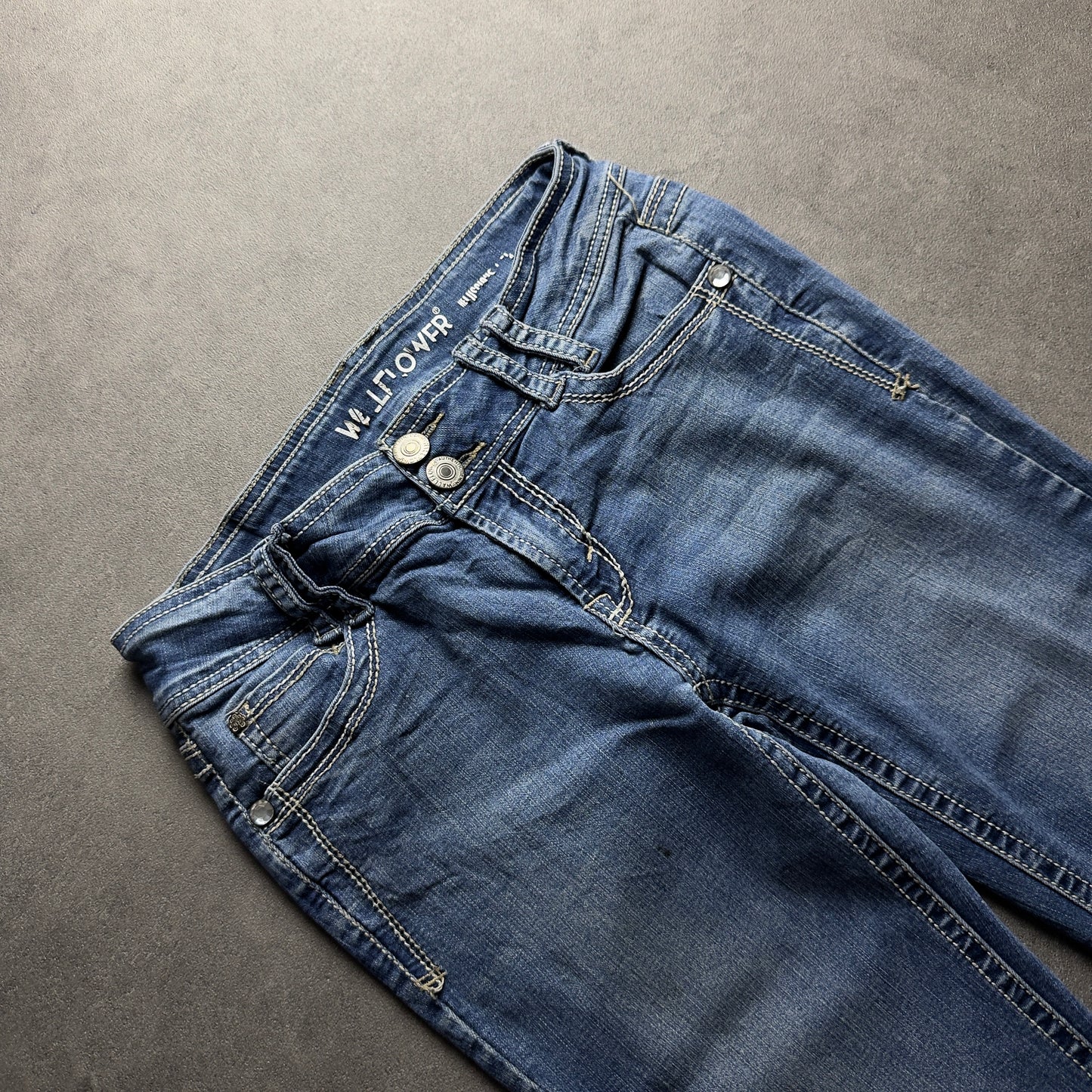 Y2K BASIC BOOTCUT JEANS (Größe XS)
