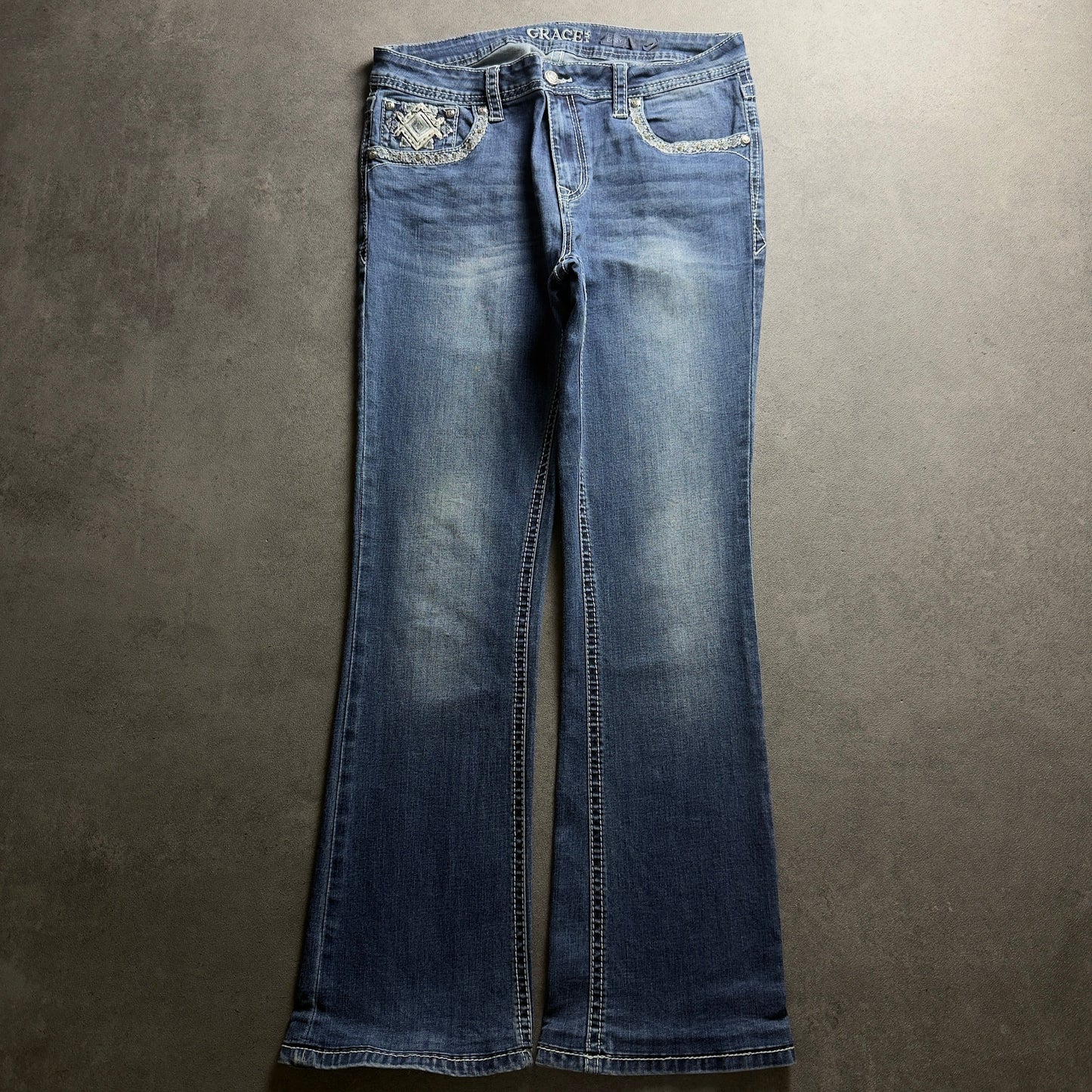 Y2K EMBROIDERY BOOTCUT JEANS (Größe M)