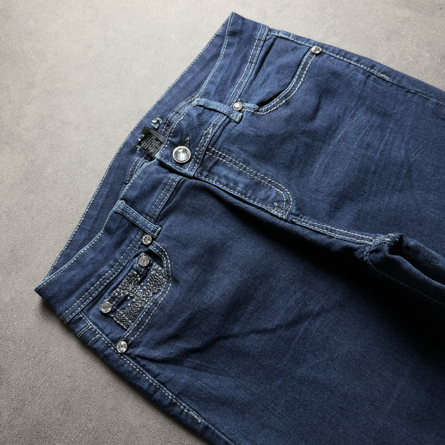 Y2K EMBROIDERY BOOTCUT JEANS (Größe M)