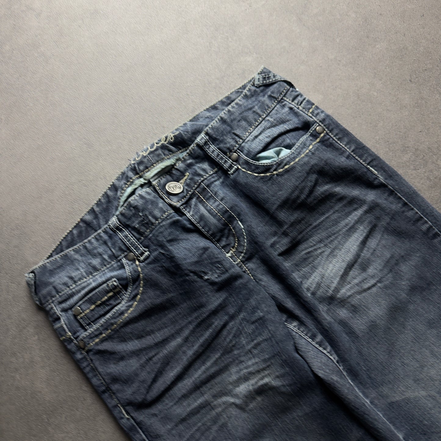 Y2K EMBROIDERY BOOTCUT JEANS (Größe M)