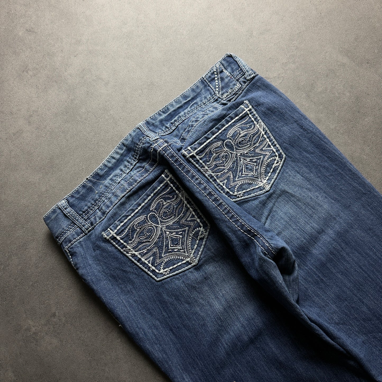 Y2K EMBROIDERY BOOTCUT JEANS (Größe L)