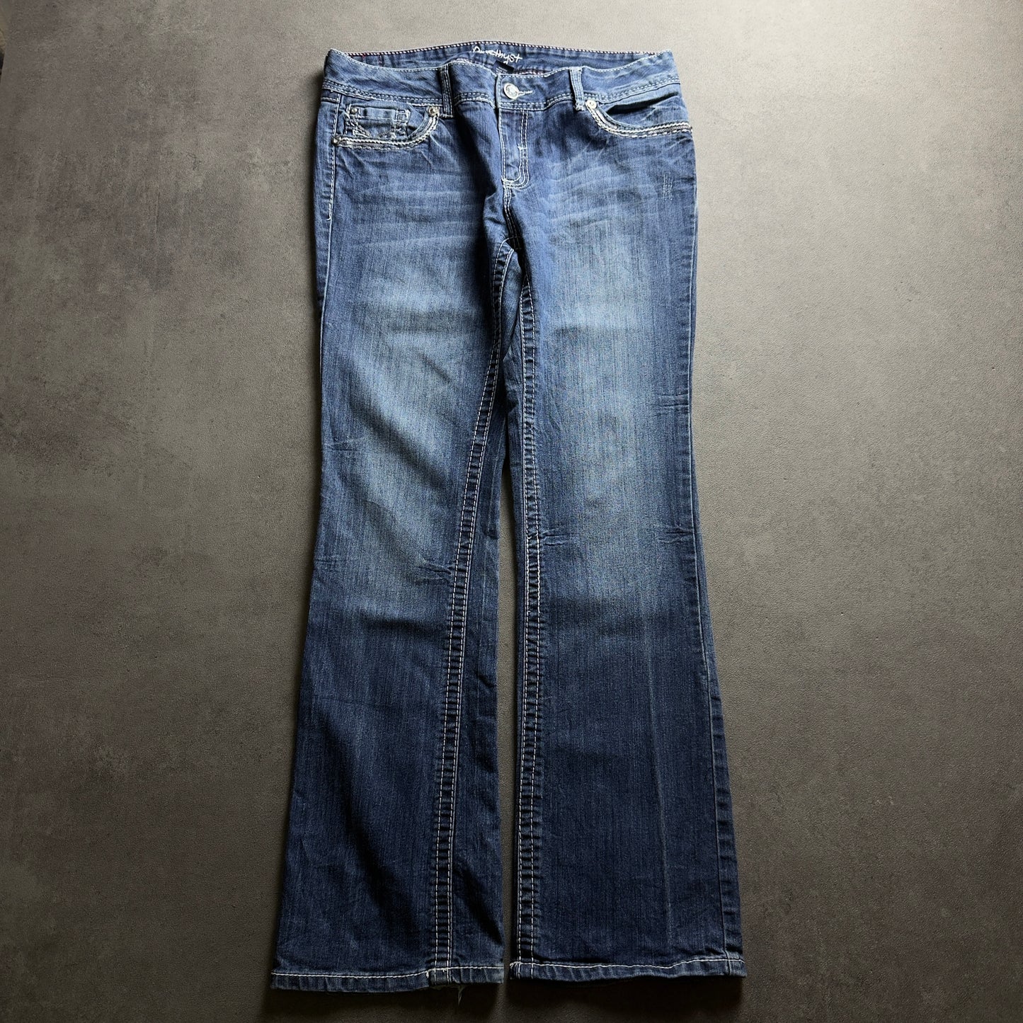 Y2K EMBROIDERY BOOTCUT JEANS (Größe L)