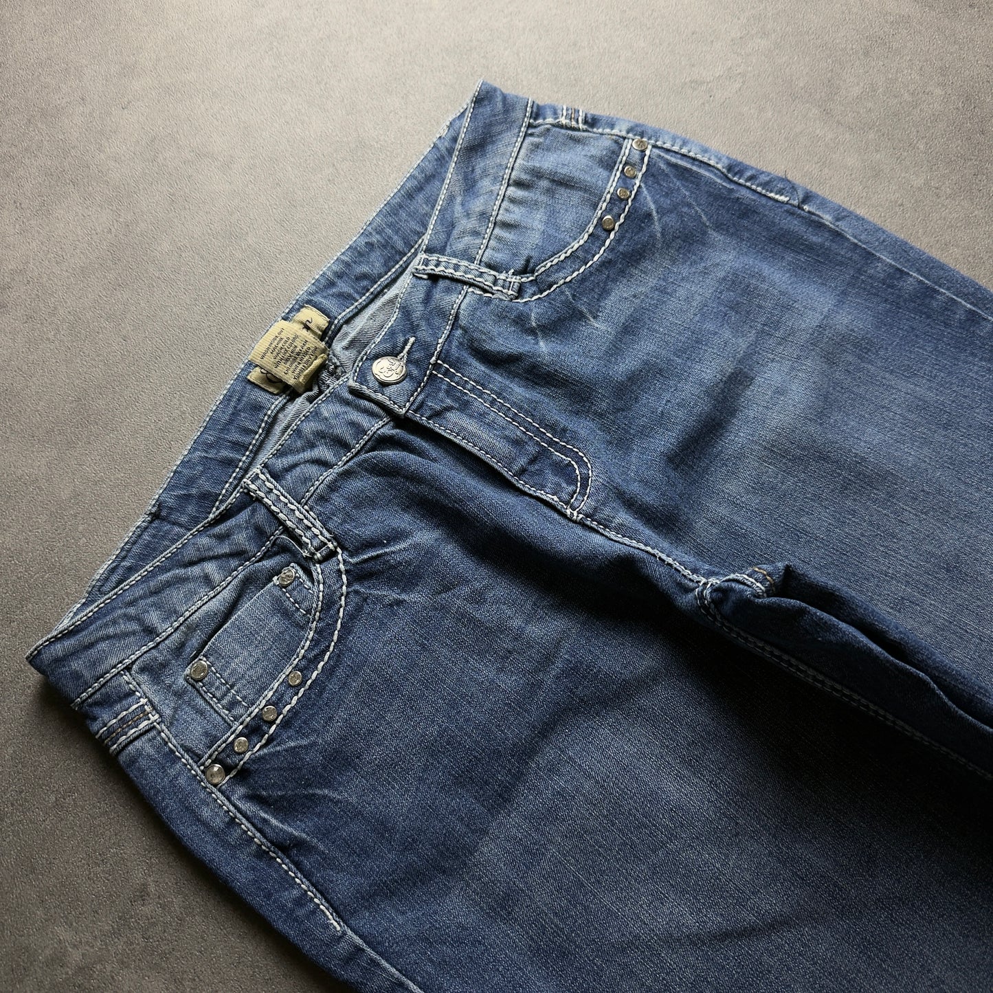 Y2K EMBROIDERY BOOTCUT JEANS (Größe M)