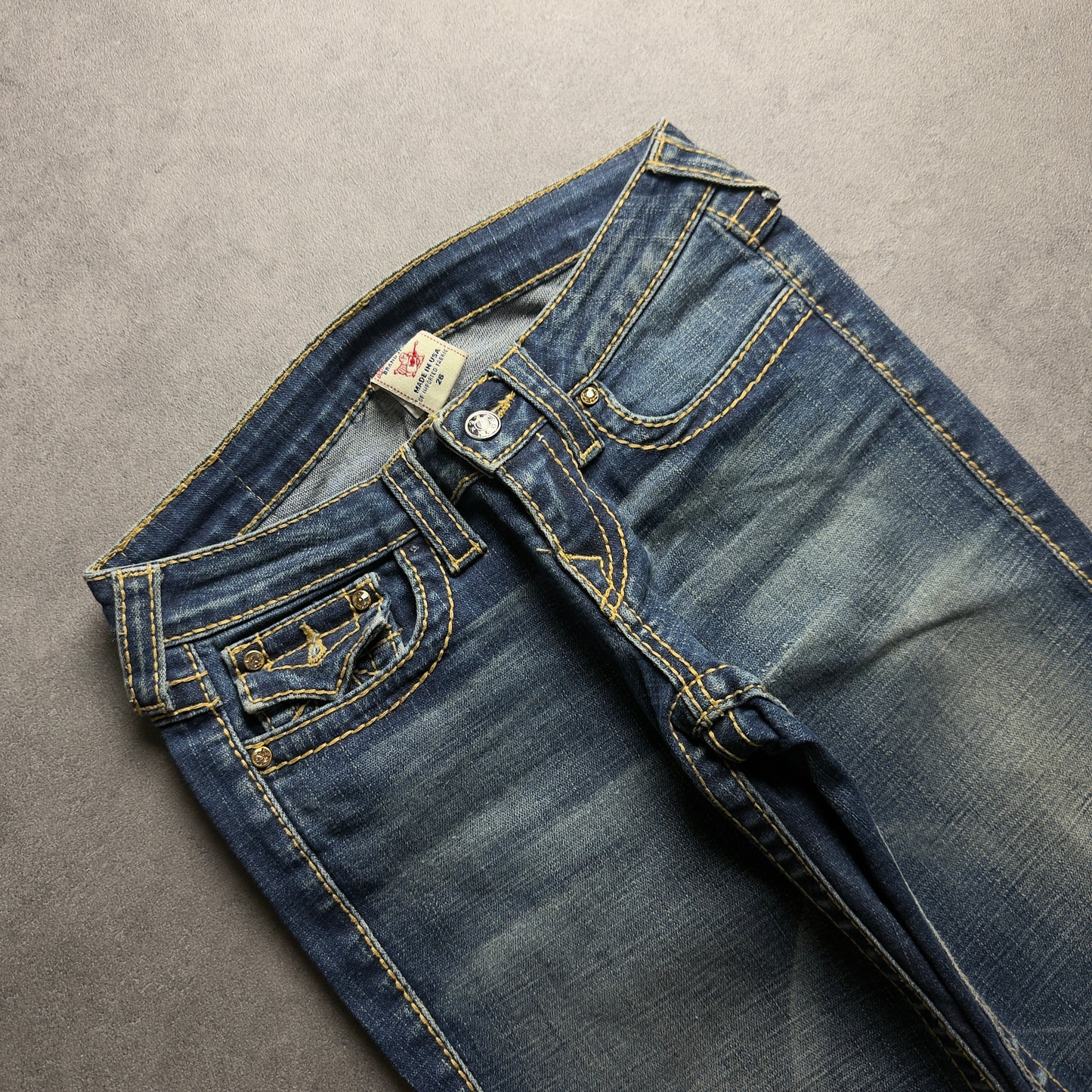 TRUE RELIGION BOOTCUT JEANS (Größe XS)